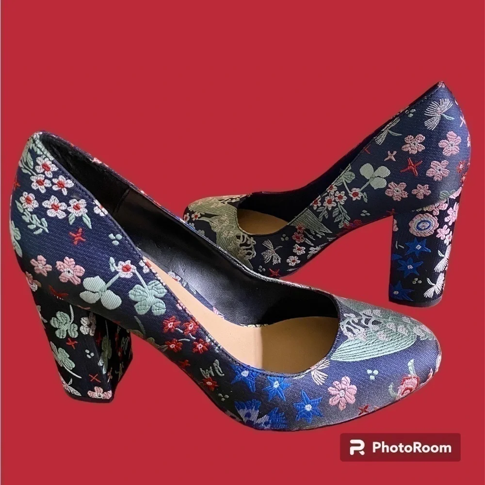 INDIGO rd. NWOB- size 9.5 Chunky High 4” Heels. Eastern inspired fabric. New!